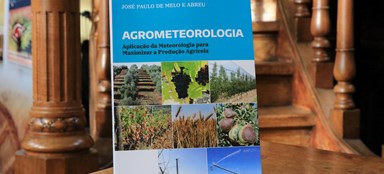 Sessão de apresentação da obra da Agrobook "Agrometeorologia - Aplicação da Meteorologia para Maximizar a Produção Agrícola"